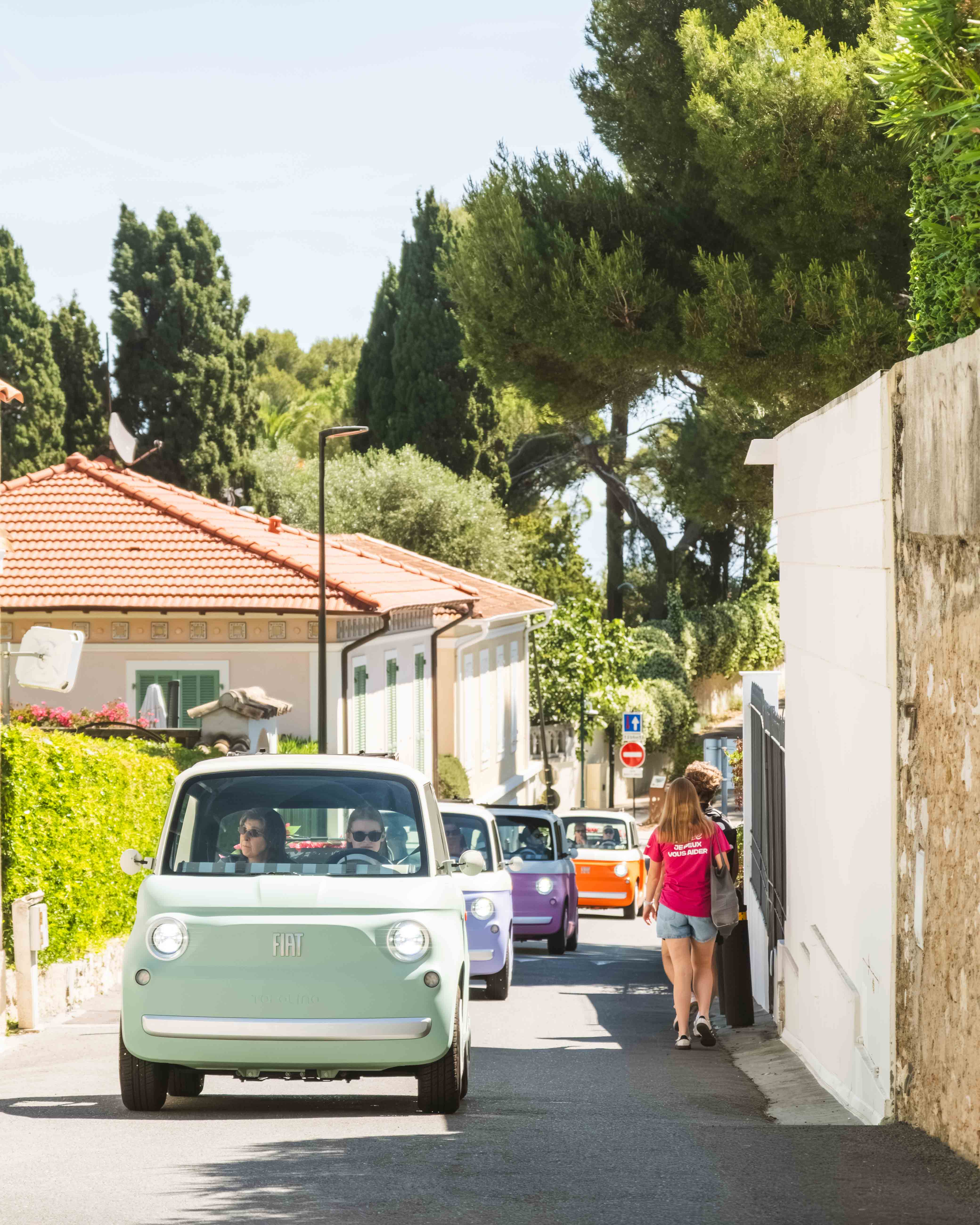 Convoi de Topolinos à Villefranche-sur-Mer